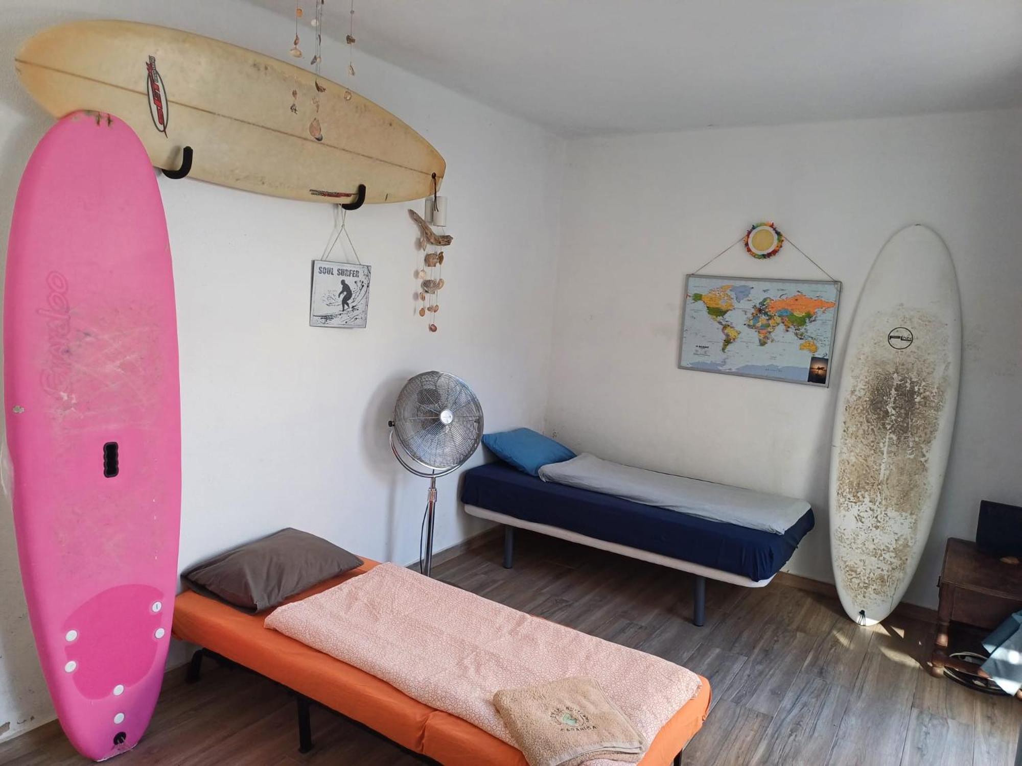 Bed and Breakfast Getwet Surfcamp Costa da Caparica Exterior foto